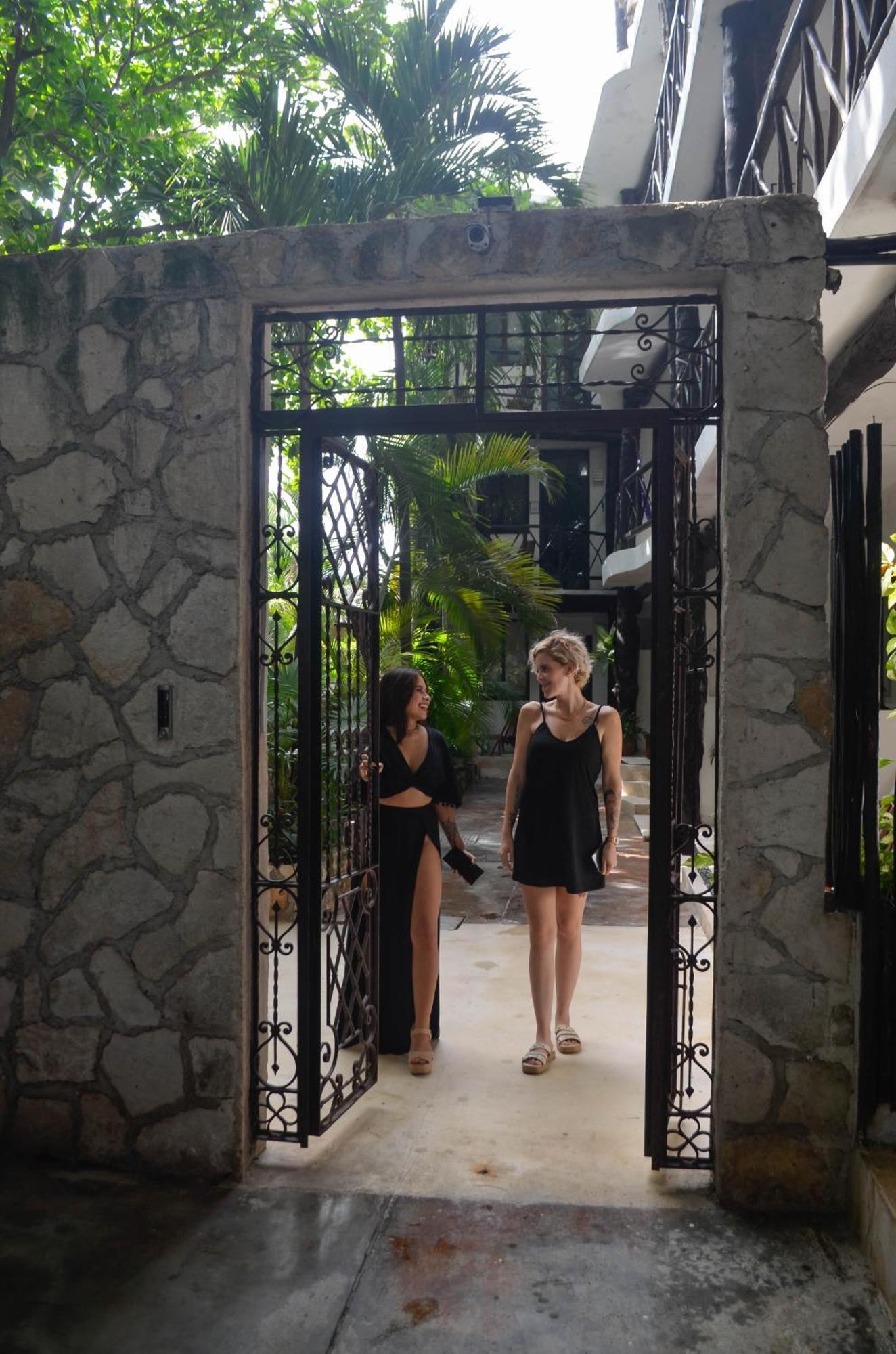 Siesta Fiesta Hotel Adults Only - 5Th Avenue Playa del Carmen Exterior photo